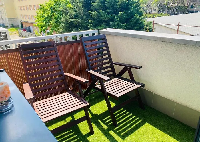 Jegeho & Free Parking *